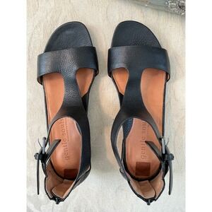 NWOT Gentle Souls by Kenneth Cole Women's Gisele Wedge Sandal
Size 8 BLACK